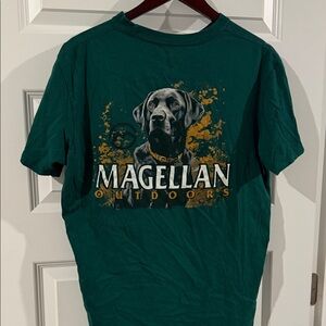 Men’s Magellan Outdoors Green Short Sleeve Tee Black Labrador Retriever dog